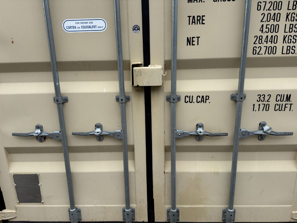 20′ x 8′ x 8.5′ Tall – Gently Used Shipping Storage Container